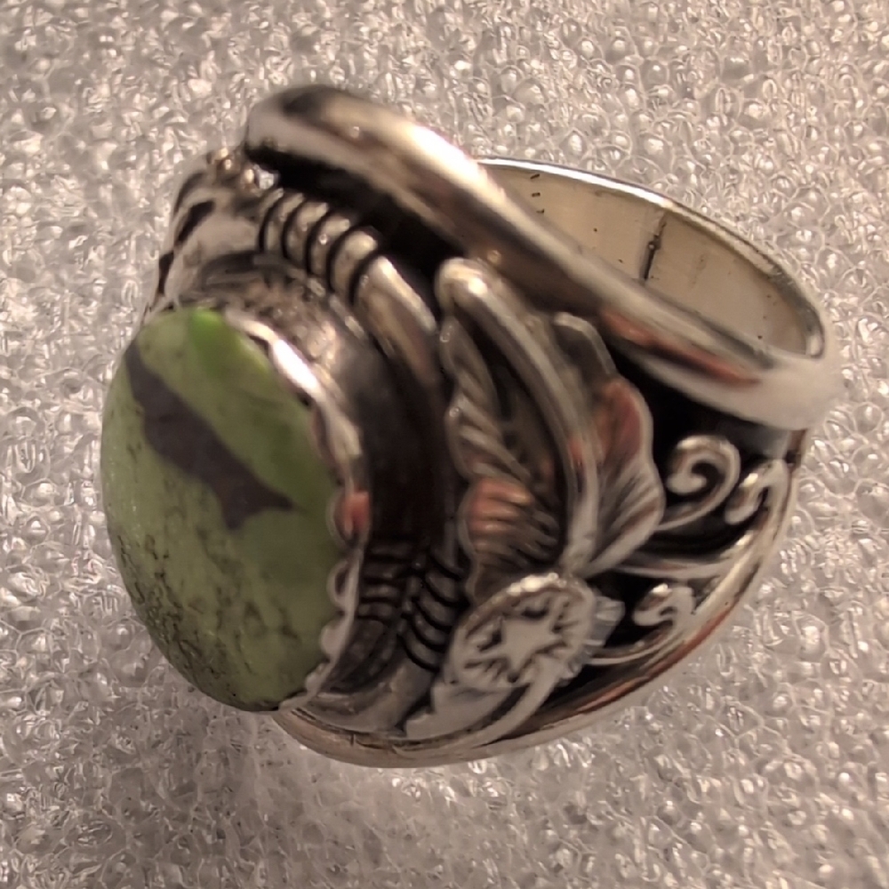 Native 925 Green Gaspeite Navajo Sterling Silver Ring Size 8.5 Signed Secatero - Picture 6 of 9